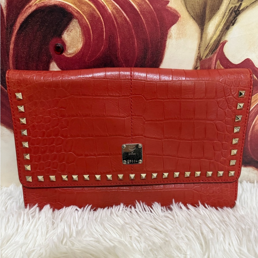 MCM Clutch